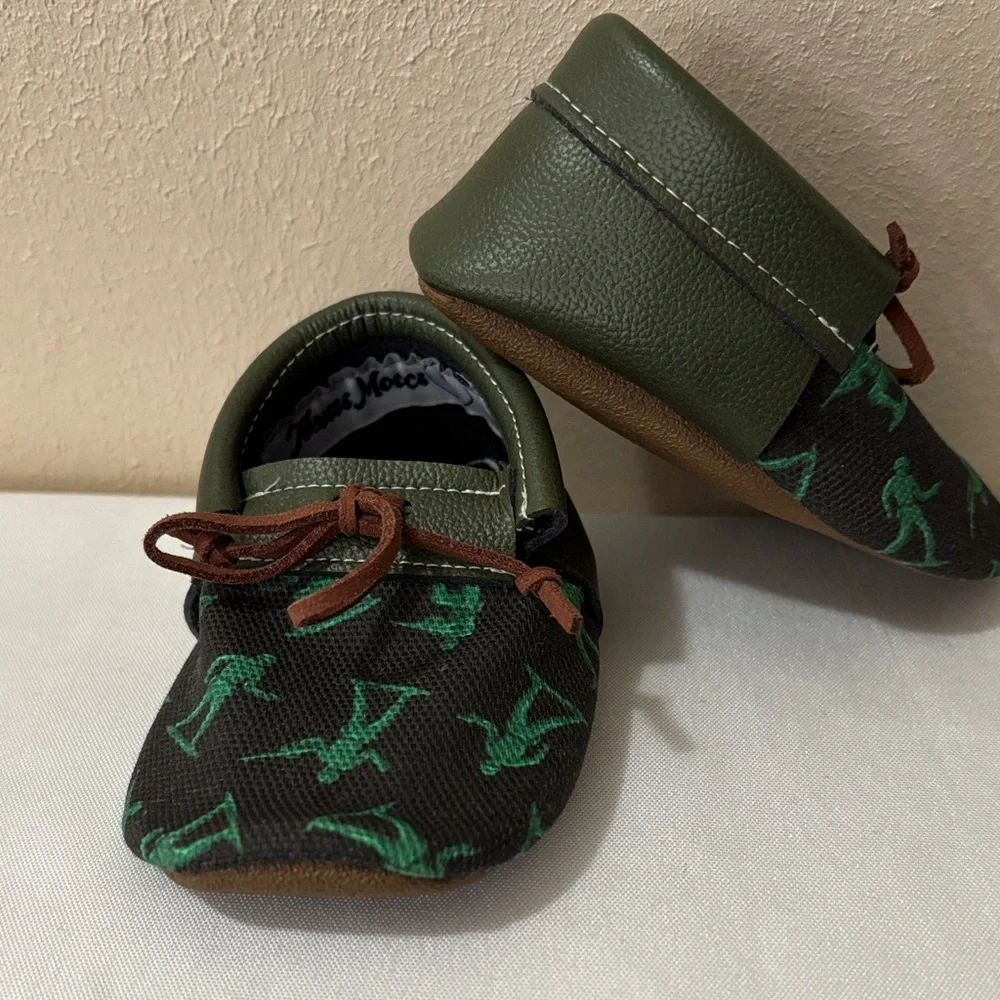 Texas Moccs Kids Moccasins with Green and Black Design